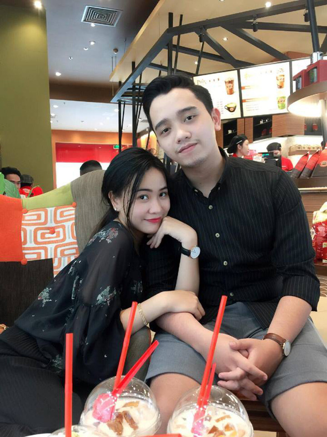 Hình ảnh chú rể khóc như mưa trong ngày cưới vì thương bố mẹ vợ đã gả con gái cho mình khiến cộng đồng mạng xôn xao Hình ảnh chú rể khóc như mưa trong ngày cưới vì thương bố mẹ vợ đã gả con gái cho mình khiến cộng đồng mạng xôn xao